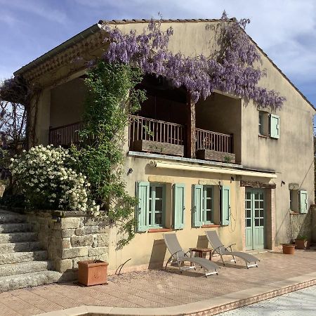 فيلا The Courtyard كاسْتْرْ المظهر الخارجي الصورة